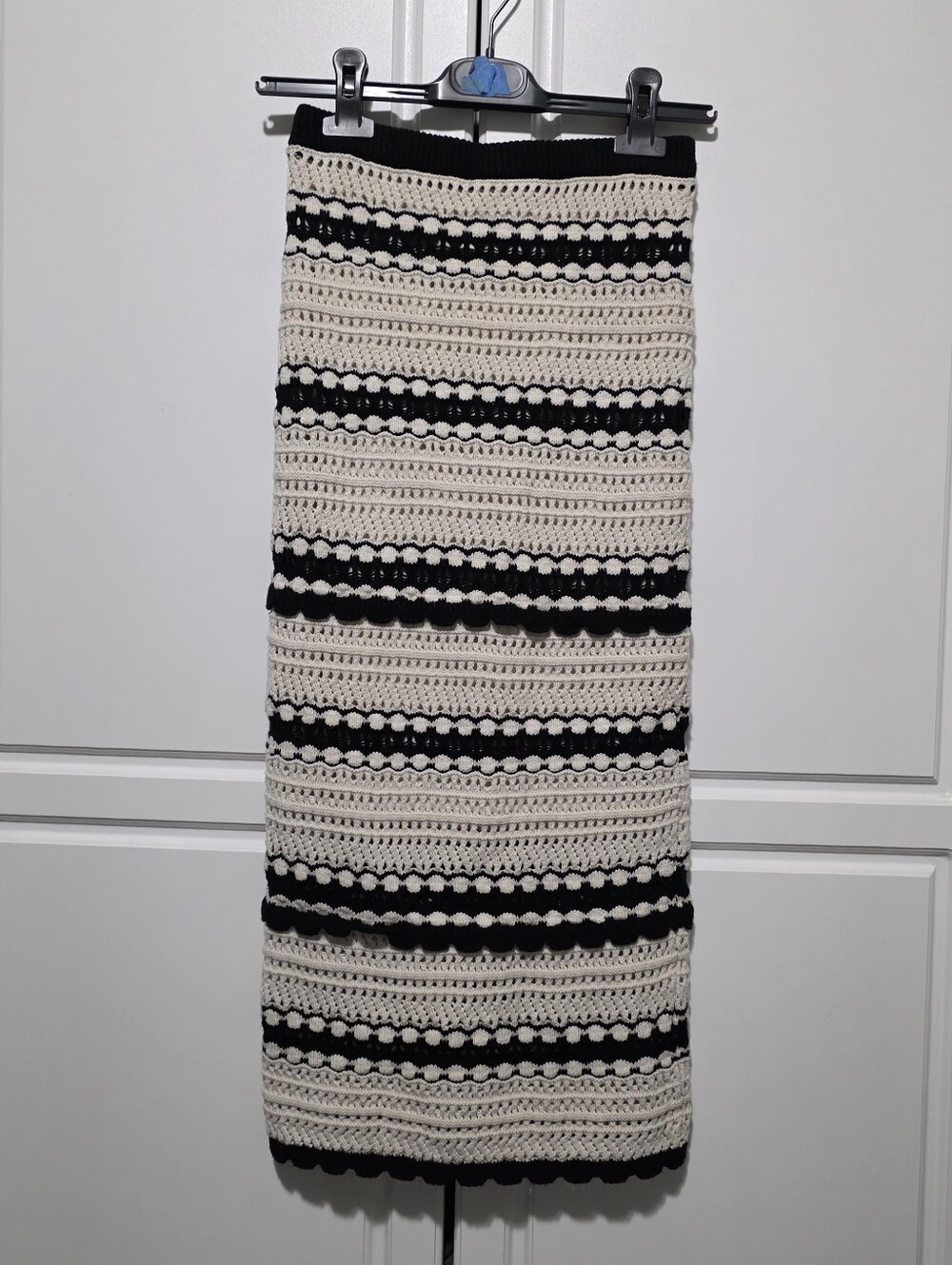 Sincerely Jules Black Cream Stripe Boho Crochet Chunky Knit Pull On Maxi Skirt - Picture 9 of 16